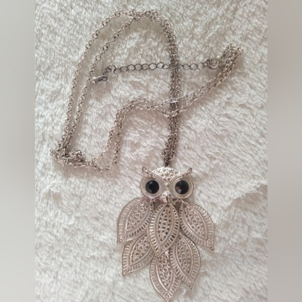 Owl Necklace Articulated Filigree‎ Silver Tone 32" w Extension Black Glass Eyes